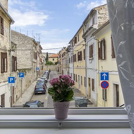 Center Apartment Tina Pula Exterior photo